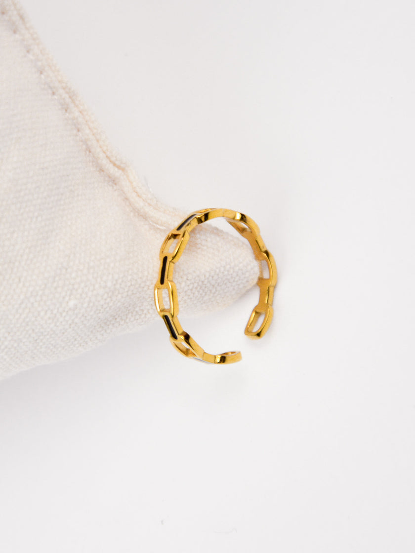 Anel em Aço Dourado Ajustável com Malha Preta