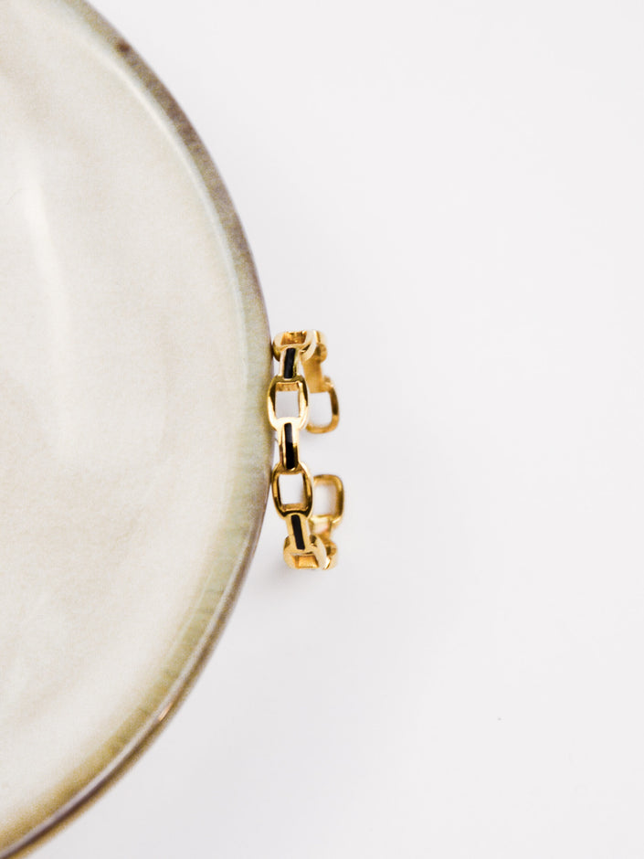 Anel em Aço Dourado Ajustável com Malha Preta