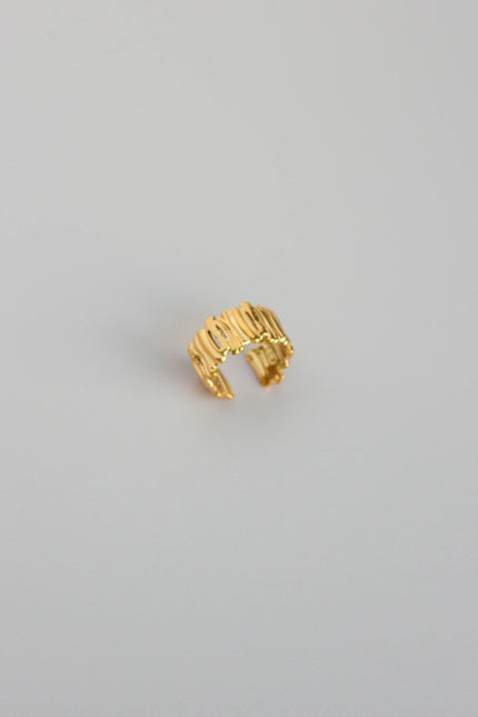 Anel em Aço Dourado ou Prateado Trabalhado