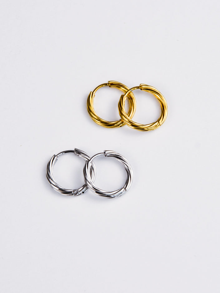 Argolas em Aço Torcidas Douradas ou Prateadas