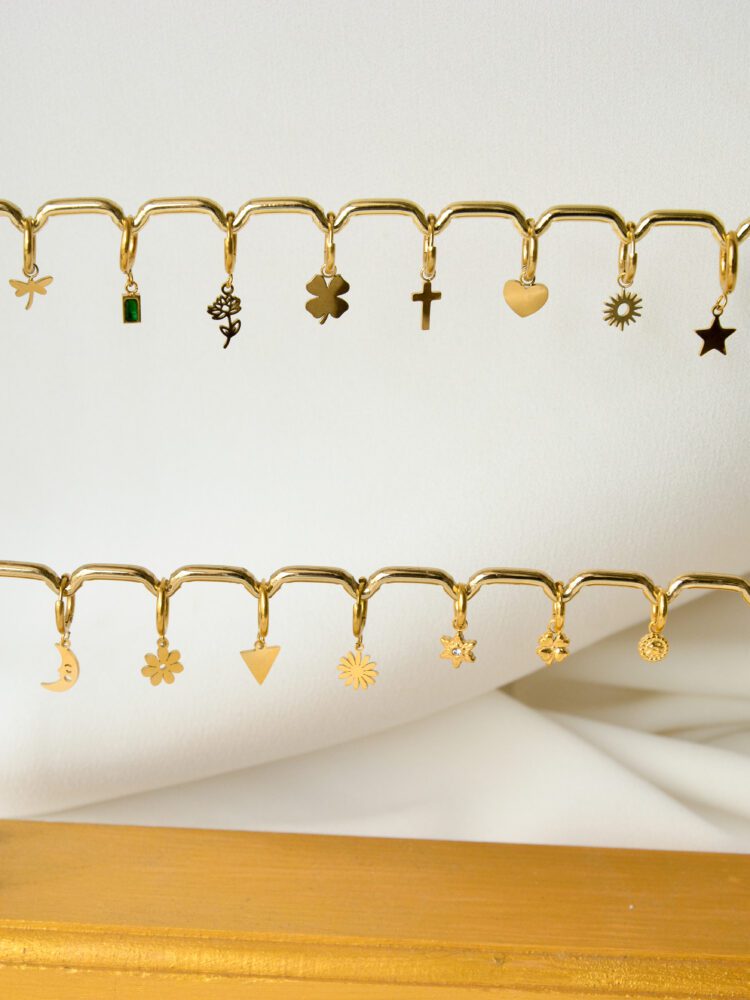 Argolas em Aço com Pendentes