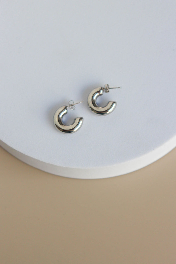 Argolas Simples Douradas ou Prateadas em Aço