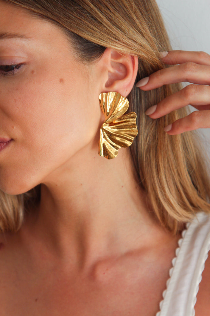 Brincos em Aço Dourados ou Prateados Folha Larga
