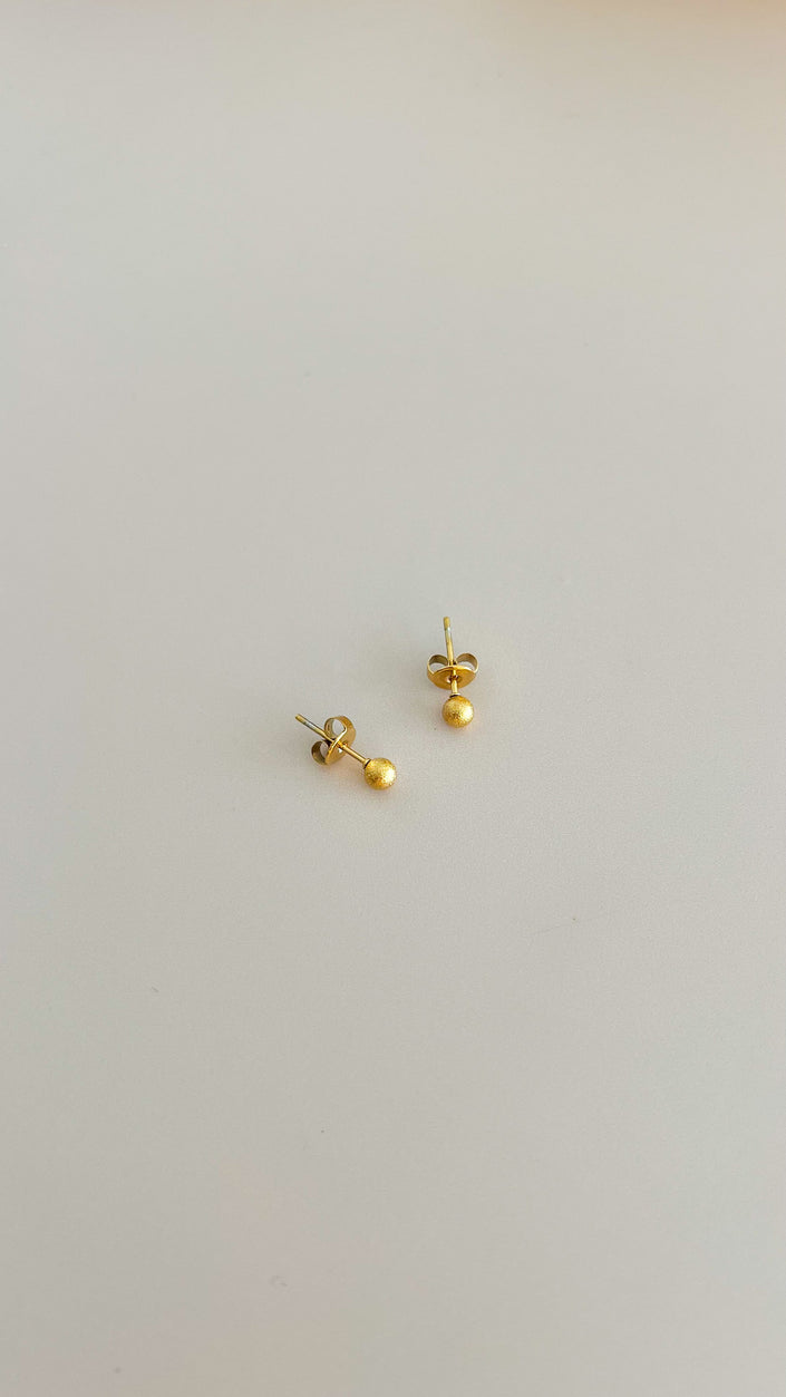 Brincos em Aço Pequeninos Esferas Douradas
