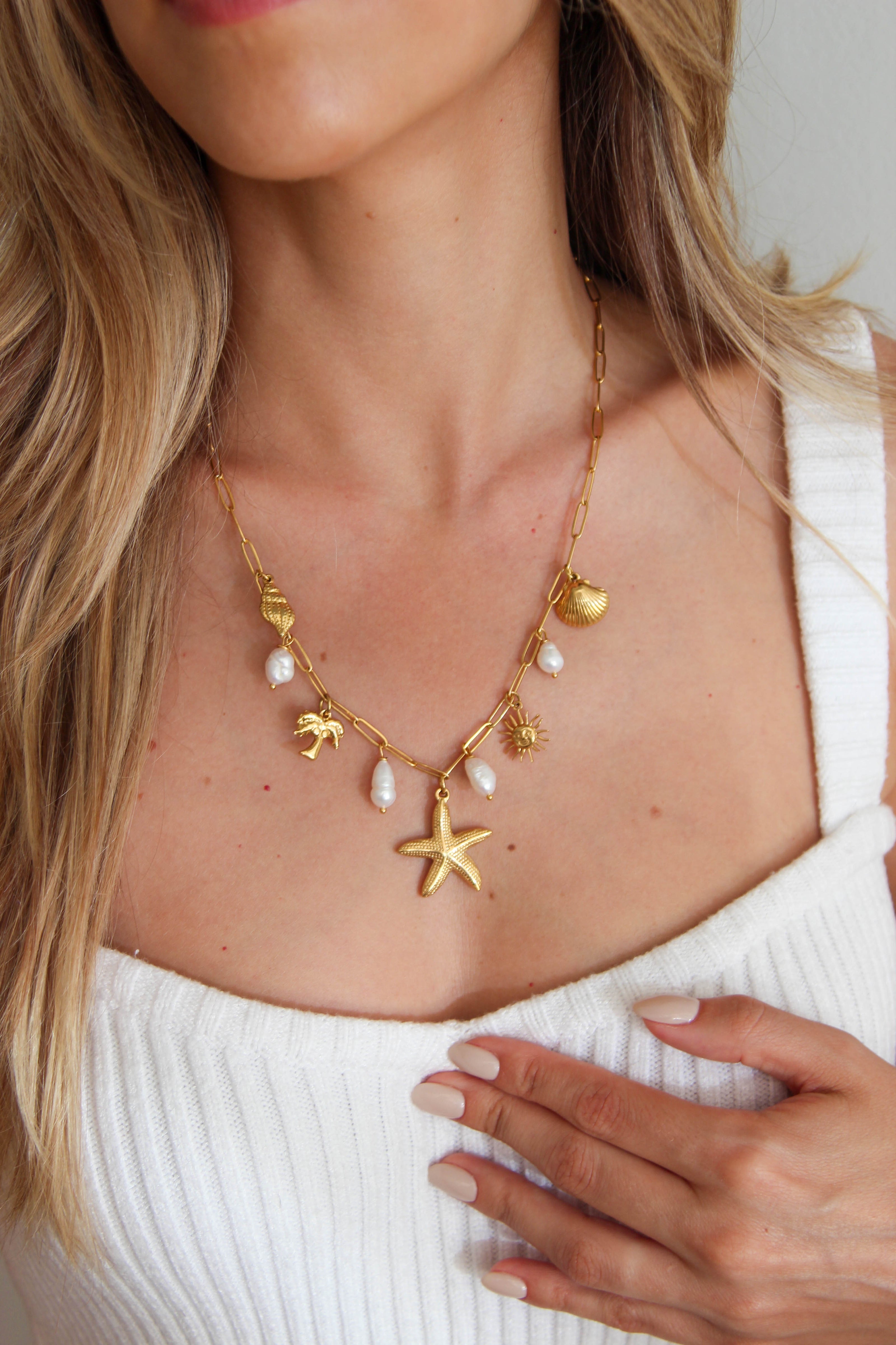 Charm Necklace com Pendentes em Aço e Pérolas