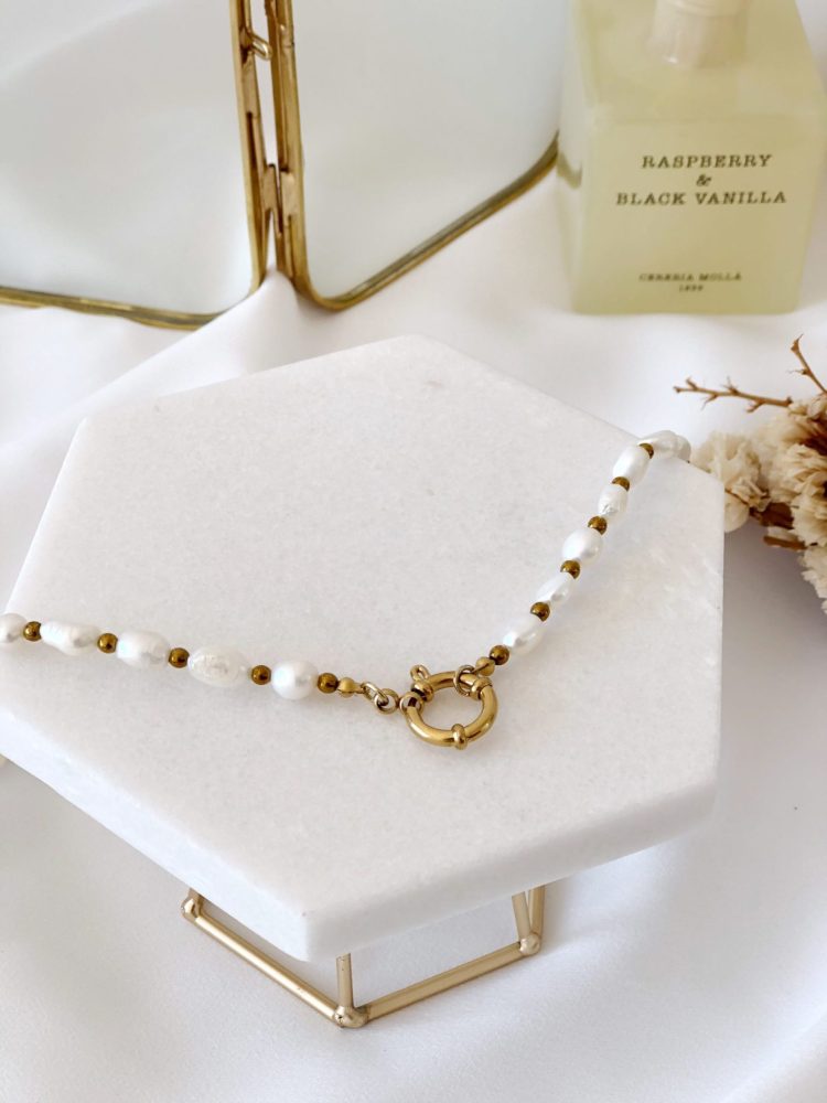 Colar em Aço com Esferas, Pérolas de Água Doce e Fecho Circular