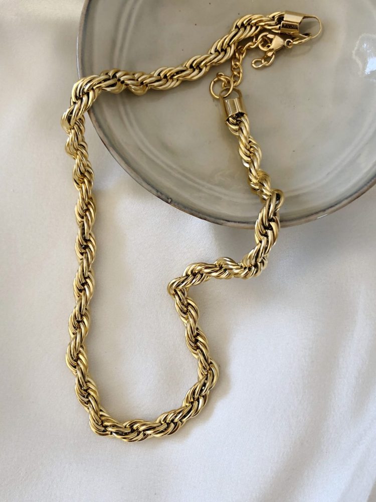 Colar em Aço Entrelaçado Dourado ou Prateado com 8mm de espessura