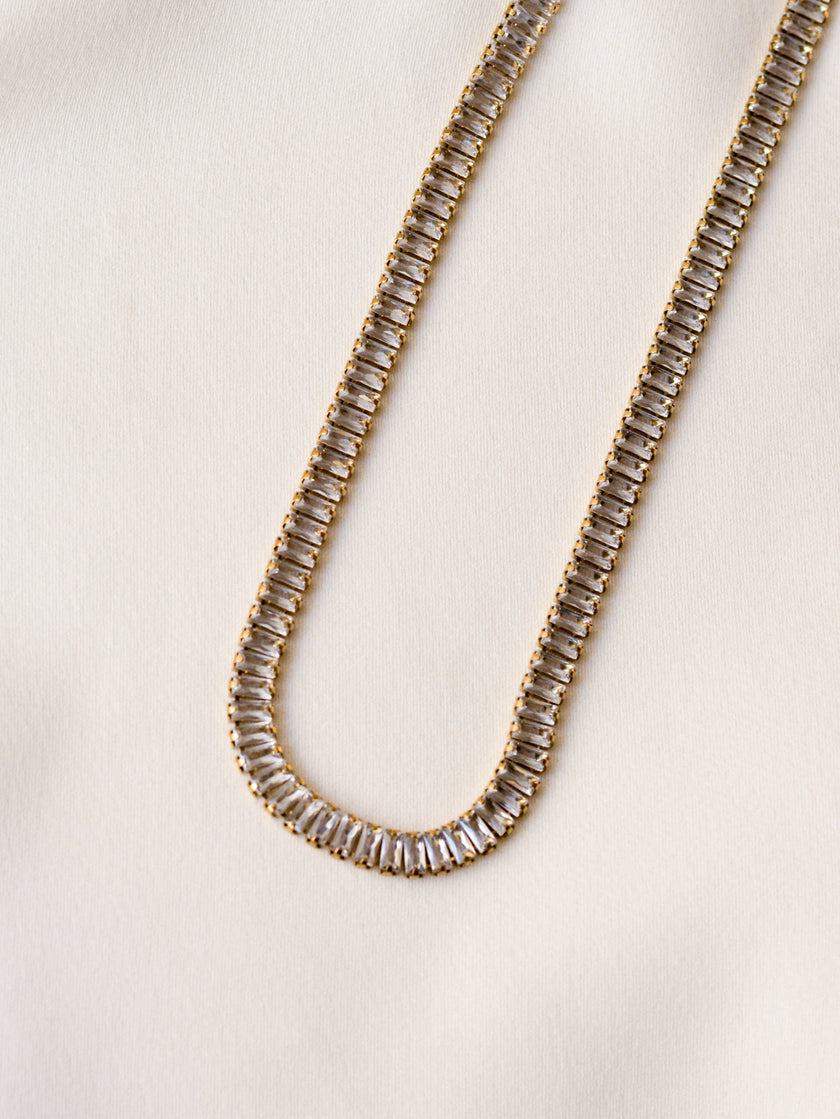 Colar em Aço Dourado Malha Rectangular Curto