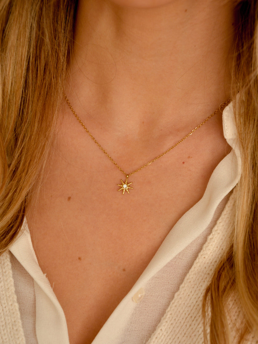 Colar em Aço com Estrela e Brilhante