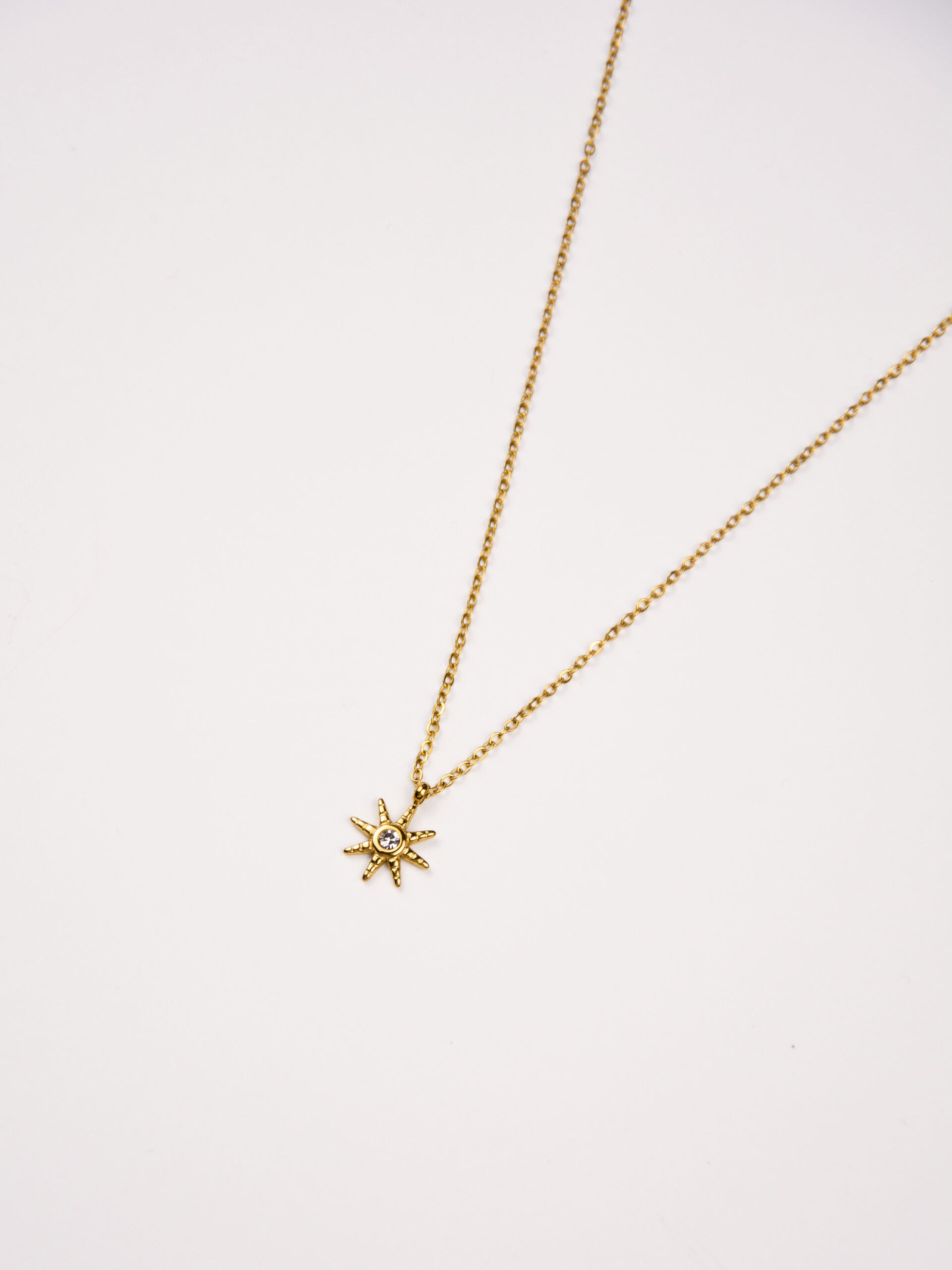 Colar em Aço com Estrela e Brilhante