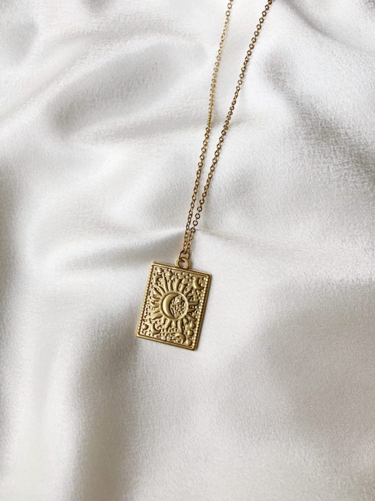 Colar em Aço com Pendente Sol e Lua