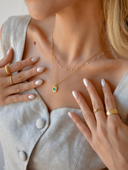 Colar em Aço com Pérolas muito Pequeninas