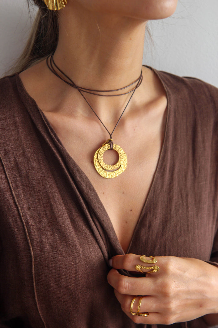 Colar Versátil com Dois Pendentes em Aço