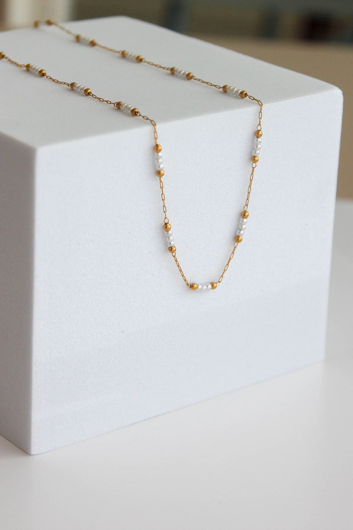 Colar de Esferas e Pérolas Pequeninas