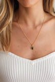 Colar em Aço Dourado com Pendente Verde Esmeralda