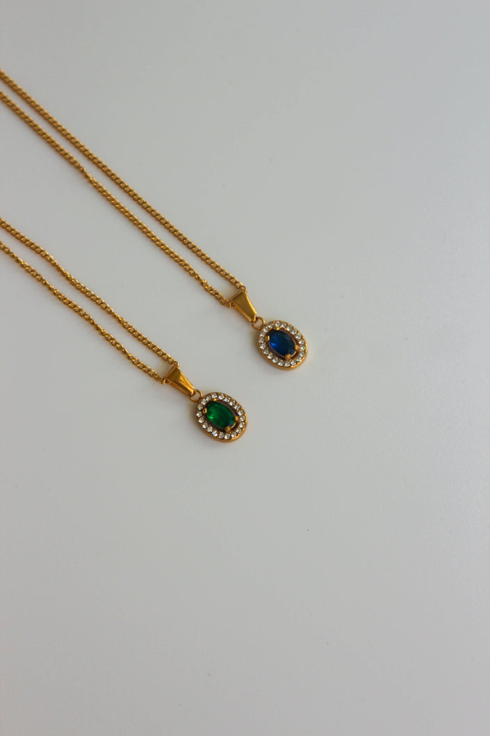 Colares em Aço Dourados com Pendentes Verde e Azul e Brilhantes à volta