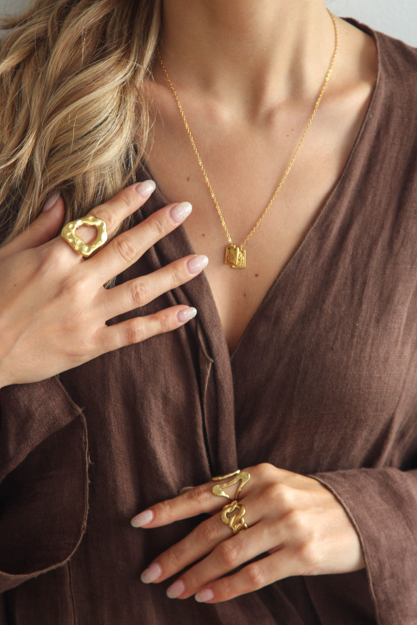 Escapulário em Aço 3 em 1 com Medalhas Pequeninas