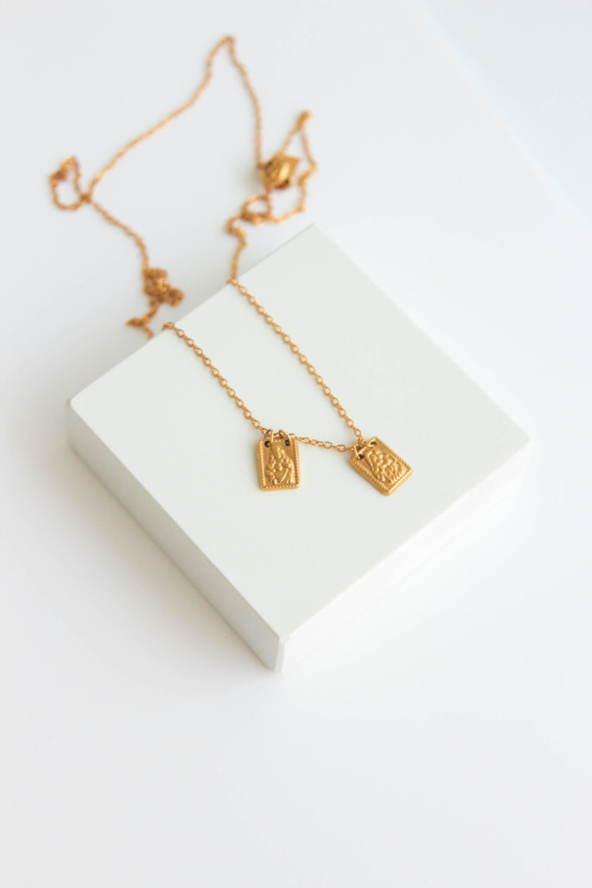 Escapulário em Aço 3 em 1 com Medalhas Pequeninas