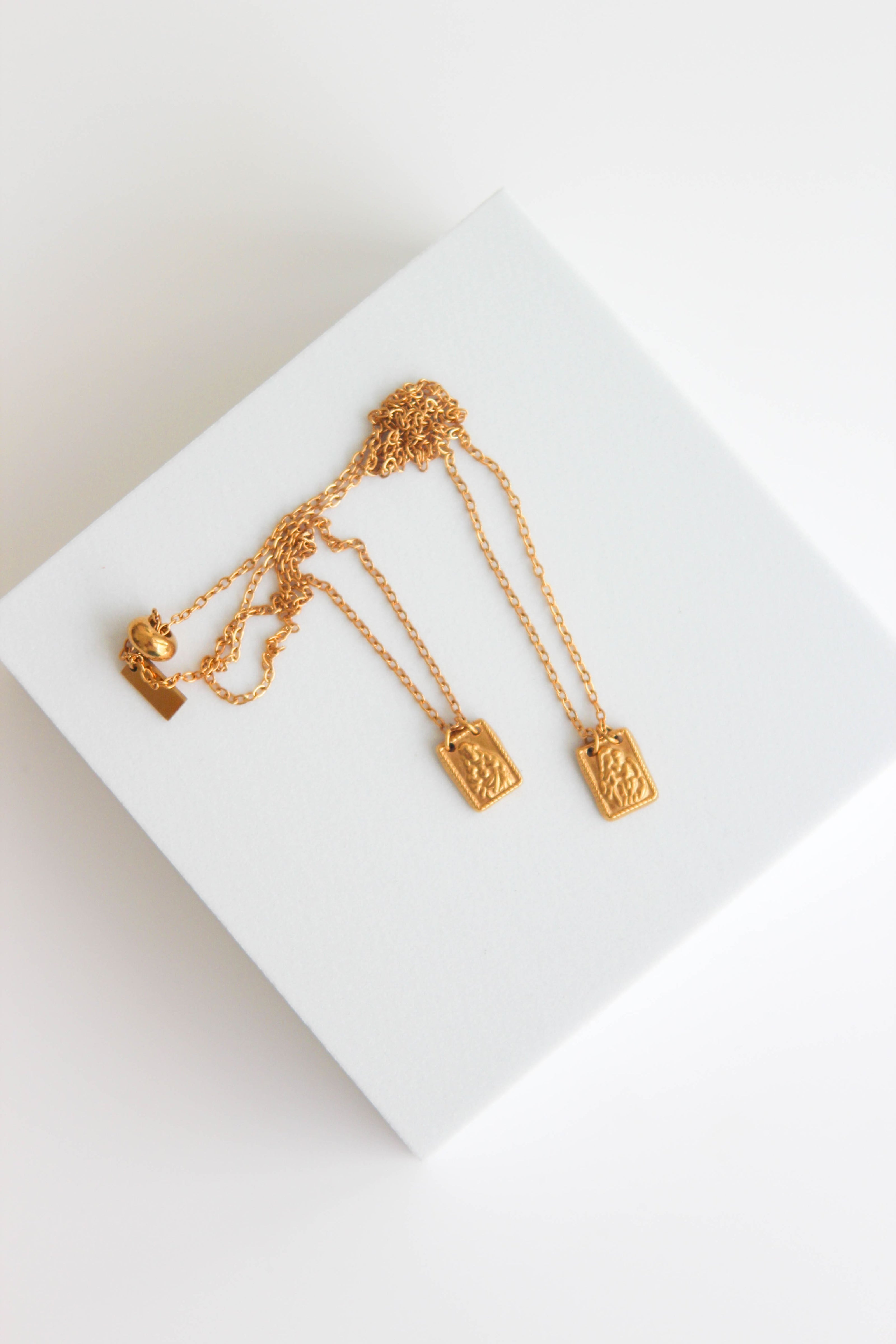 Escapulário em Aço 3 em 1 com Medalhas Pequeninas