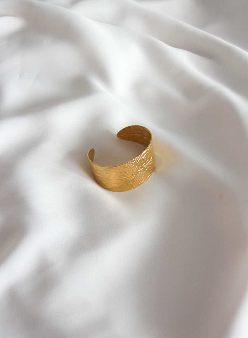 Pulseira Statement em Aço Dourada Grande Ajustável