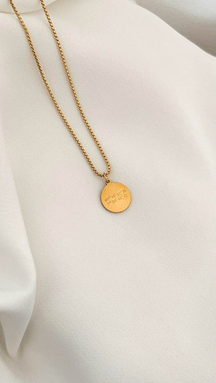 Colar em Aço com Medalha Personalizada | Gravação de Coordenadas