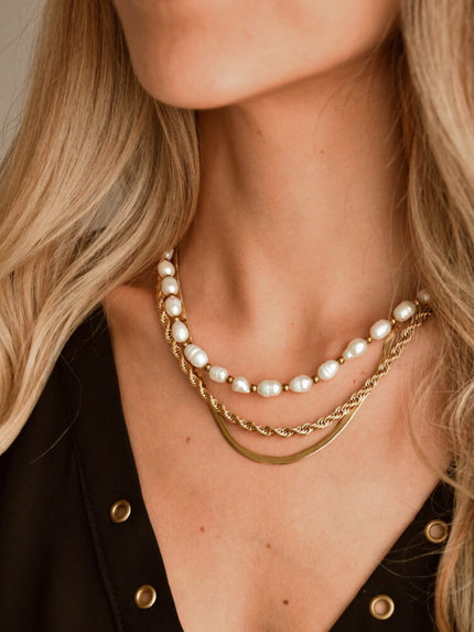 Colar em Aço com Esferas, Pérolas de Água Doce e Fecho Circular