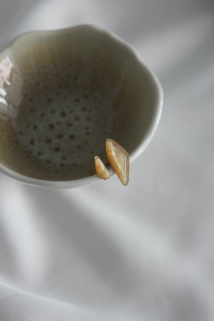 Anel em Aço Dourado Ajustável Bege