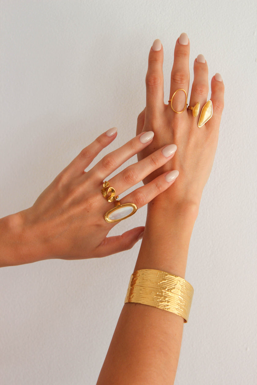 Anel em Aço Dourado ou Prateado Ondulado Ajustável