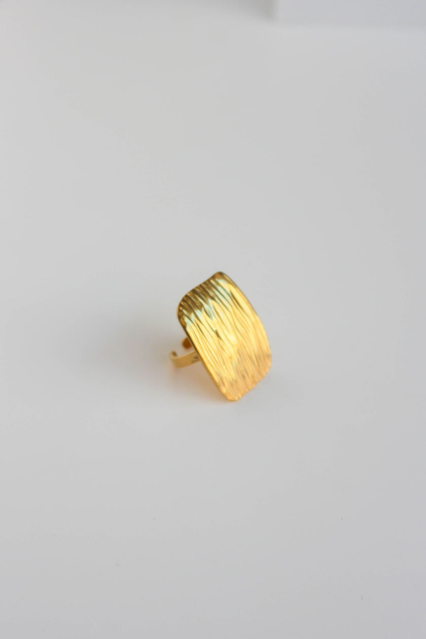 Anel em Aço Dourado Robusto Rectangular Trabalhado