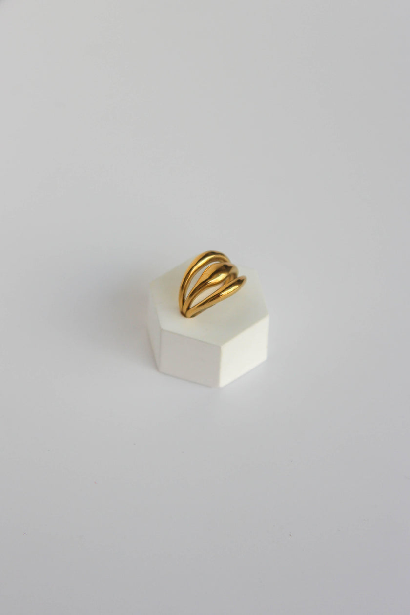 Anel em Aço Dourado Robusto Triplo