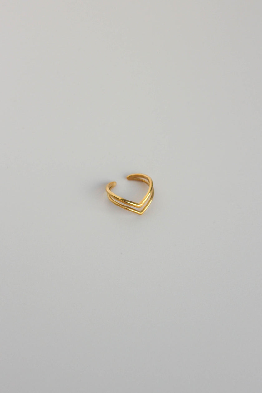 Anel em Aço Dourado ou Prateado com Duplo V