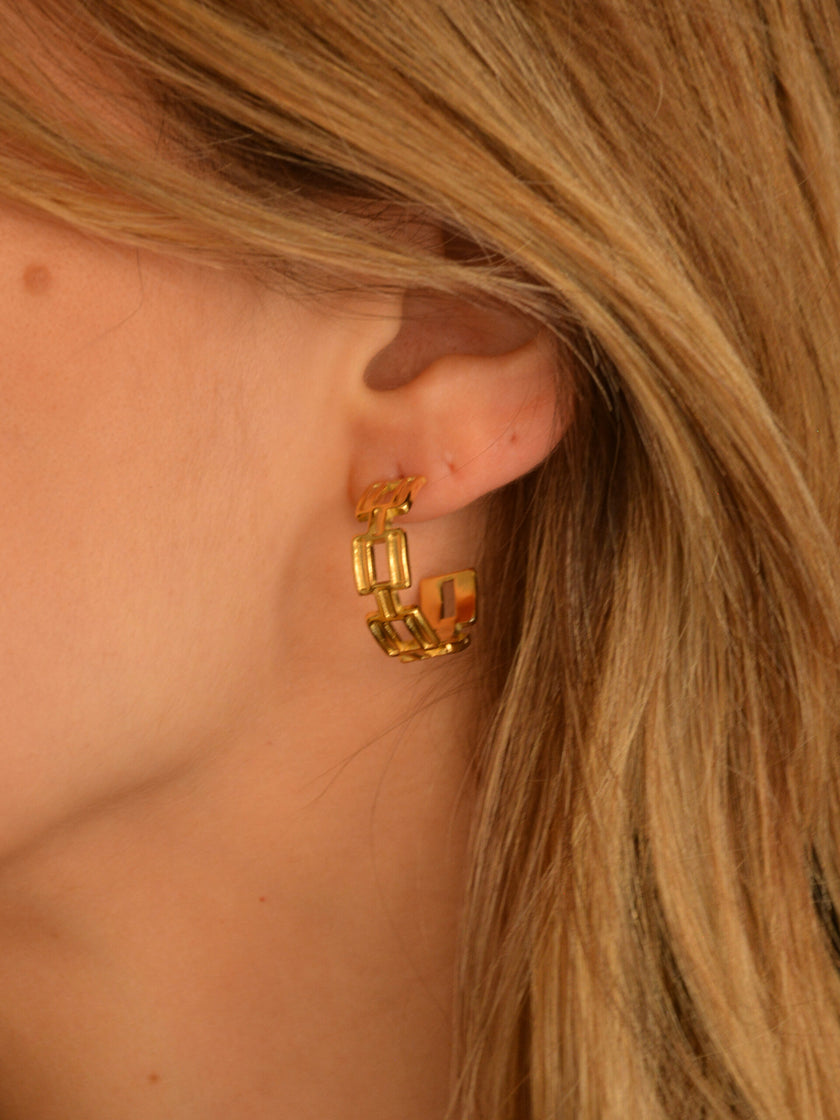 Argolas em Aço Dourados Grandes com Malha