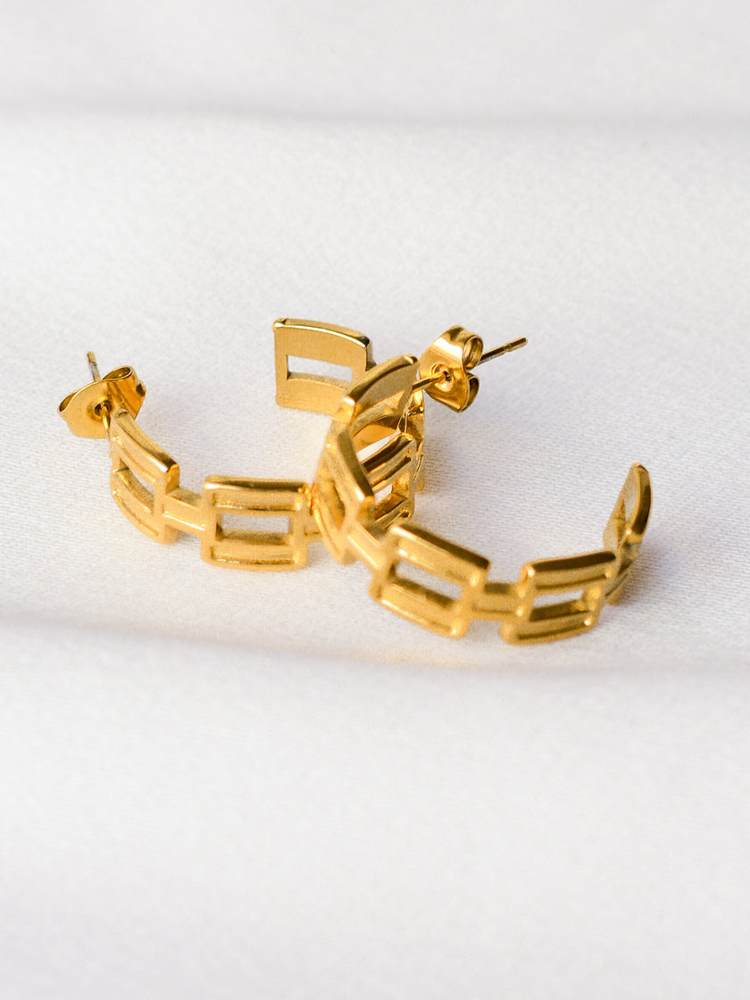 Argolas em Aço Dourados Grandes com Malha