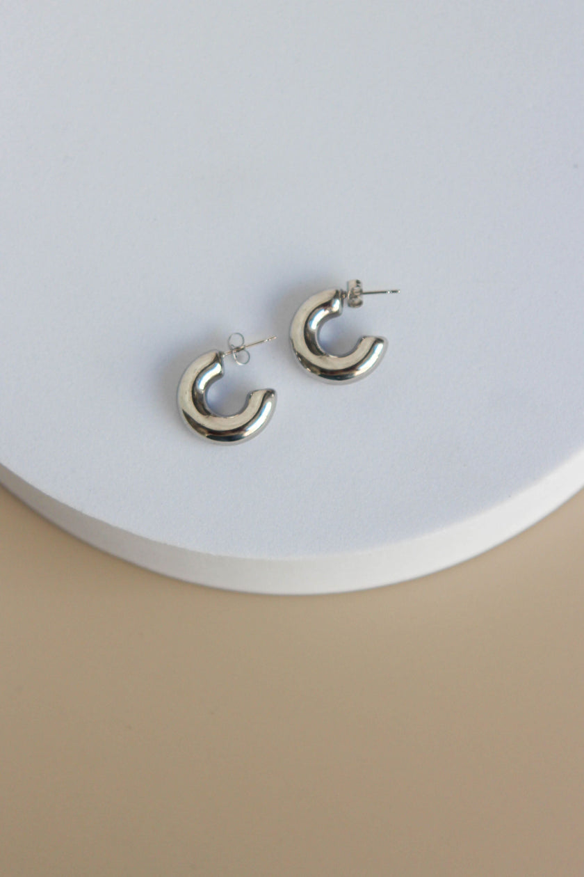 Argolas Simples Douradas ou Prateadas em Aço