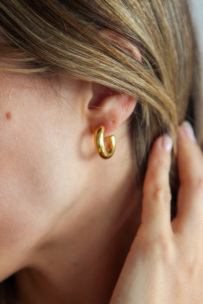 Argolas Simples Douradas ou Prateadas em Aço