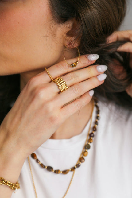 Argolas em Aço com Pendente Pedra Olho de Tigre