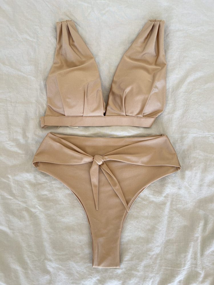 Biquíni 3 em 1 Creme com Brilho Venus e Cueca Subida com Laço