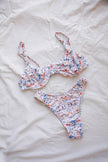 Biquini às Flores Tons Claros com Top com Aros e Cueca Alta