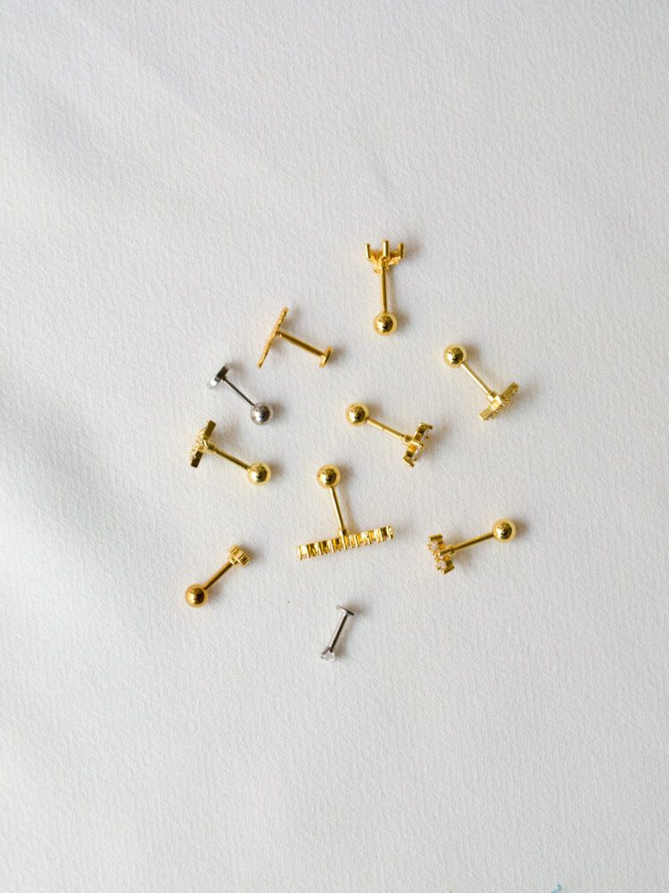 Brincos Piercing em Aço Dourados