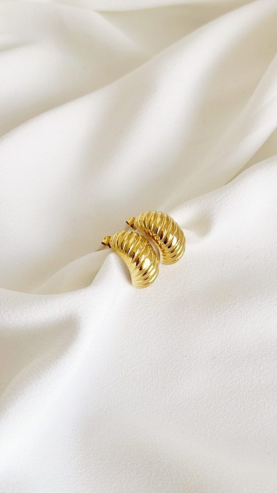 Brincos em Aço Dourados Lua com Torcido