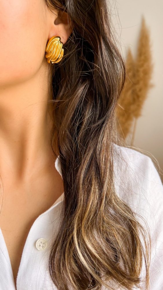 Brincos em Aço Dourados Vintage Grandes trabalhados