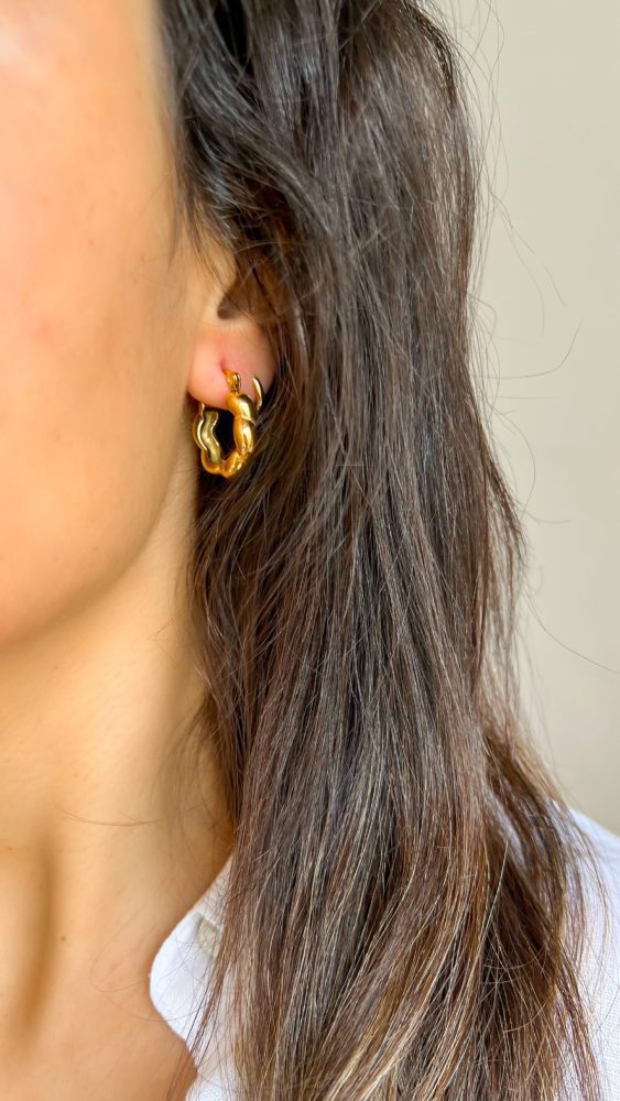 Brincos em Aço Dourados ou Prateados Ondulados