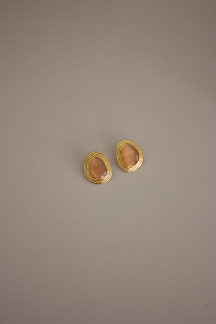 Brincos Dourados Grandes em Latão com Pedra Salmão