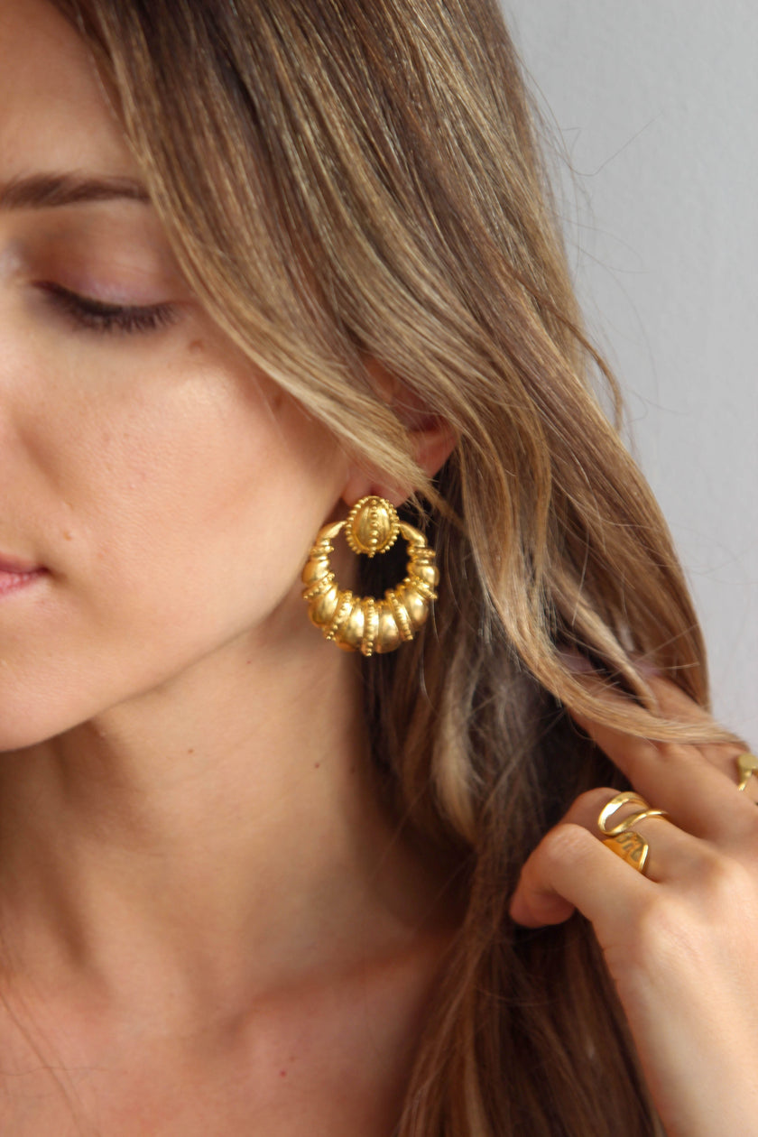 Brincos Grandes Vintage Trabalhados em Latão