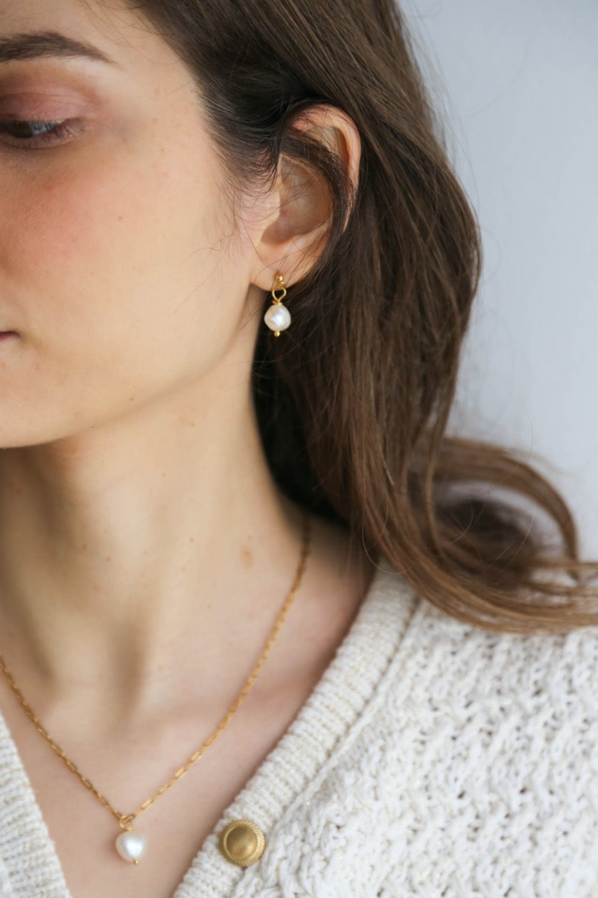 Brincos com Pérolas Naturais Irregulares