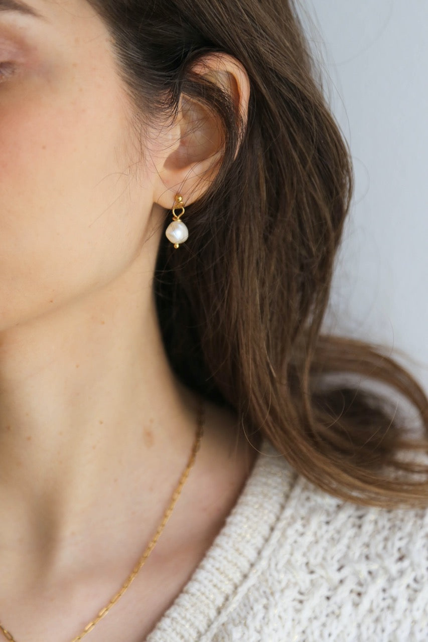 Brincos com Pérolas Naturais Irregulares