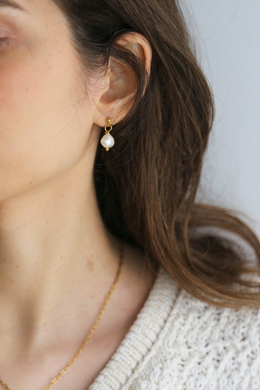 Brincos com Pérolas Naturais Irregulares