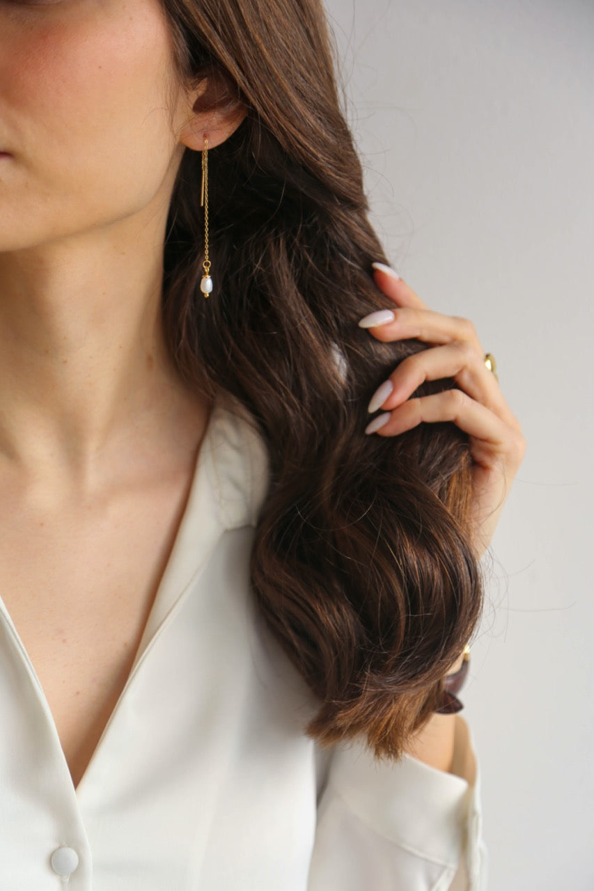 Brincos em Aço Compridos com Pérola Natural