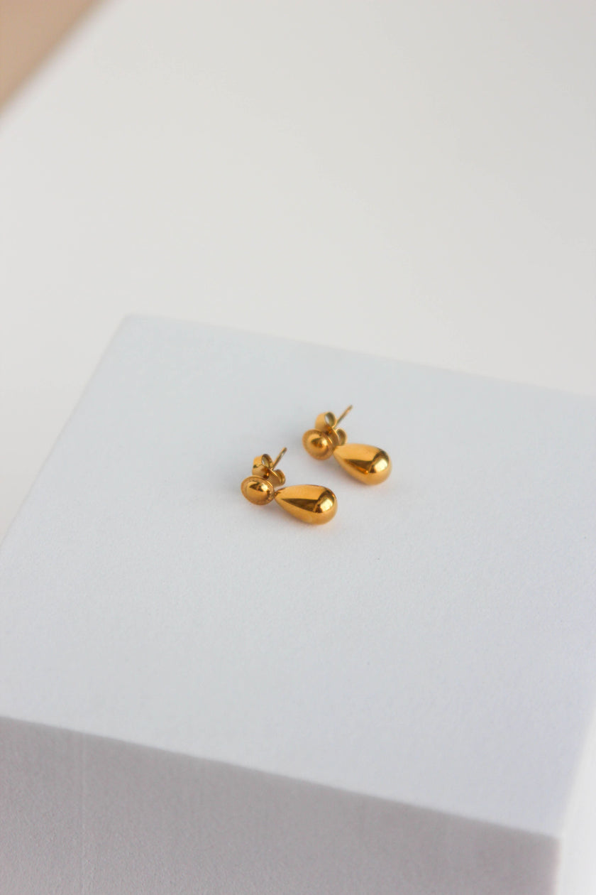 Brincos em Aço Pequeninos Dourados ou Prateados