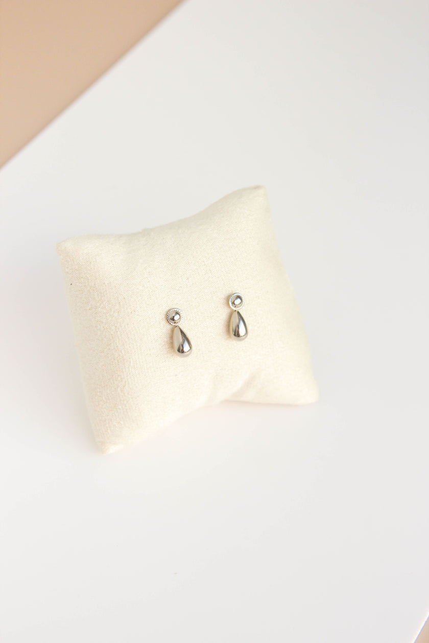 Brincos em Aço Pequeninos Dourados ou Prateados